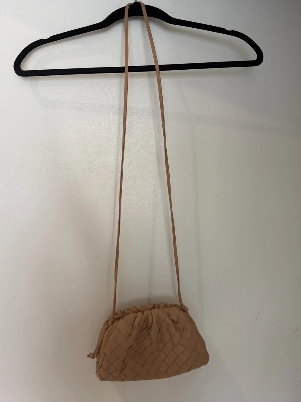 BV Woven Crossbody Shoulder Bag - Picture 2 of 4